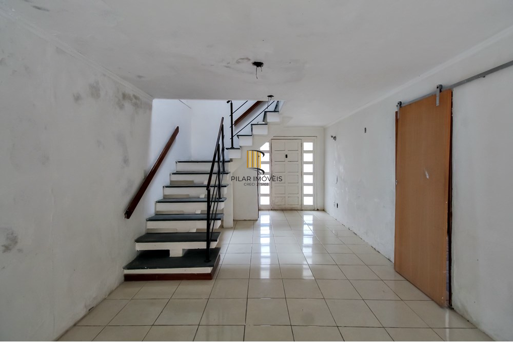 Casa 4 dormitórios no bairro Glória