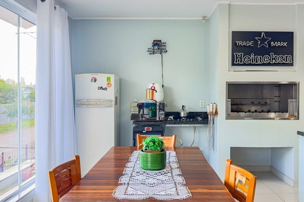 Casa 4 dormitórios no bairro Santa Maria Goretti