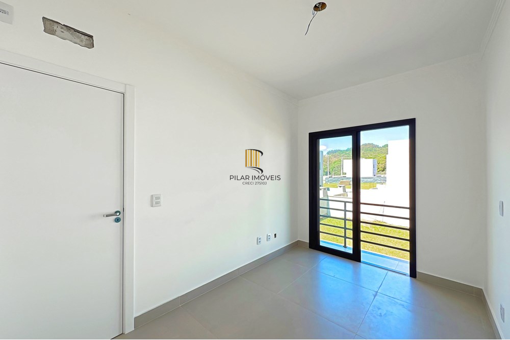 Casa 3 dormitórios no bairro Hípica