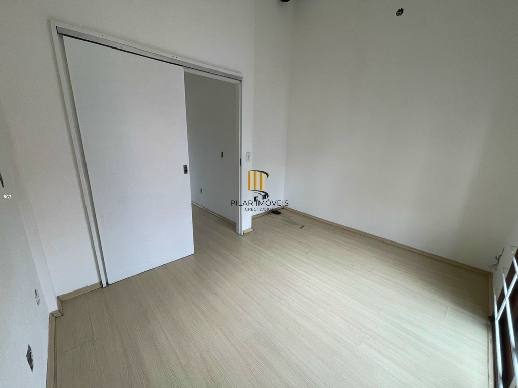 Casa 2 dormitórios no bairro Jardim do Salso