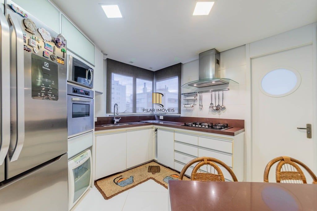 Apartamento 4 dormitórios no bairro Petrópolis