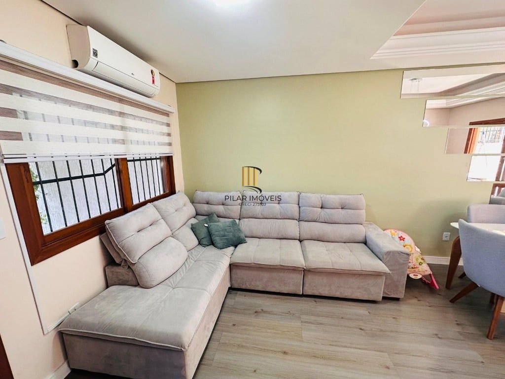 Casa 3 dormitórios no bairro Hípica