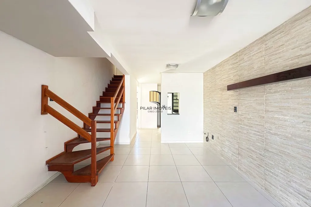 Casa 3 dormitórios no bairro Guarujá
