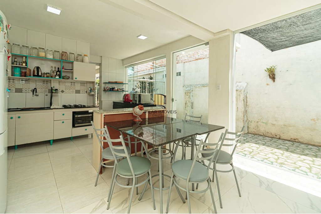 Casa 3 dormitórios no bairro Menino Deus