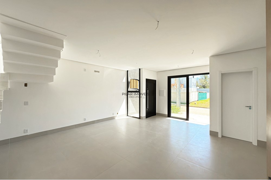 Casa 3 dormitórios no bairro Hípica