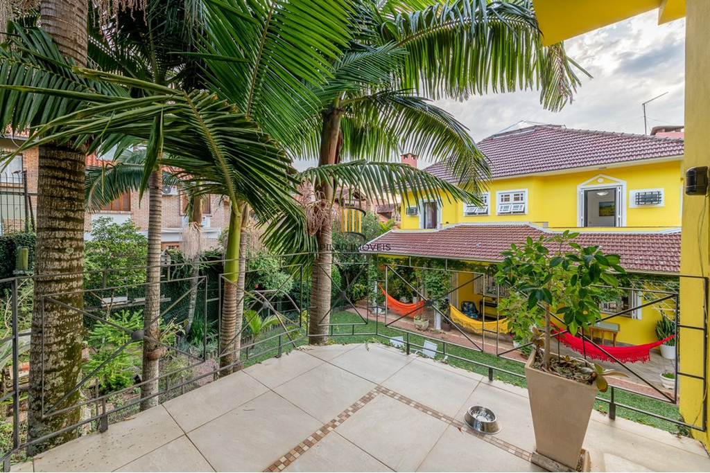 Casa 4 dormitórios no bairro Ipanema