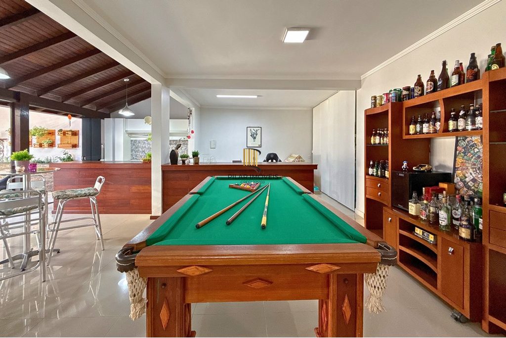 Casa 4 dormitórios no bairro São José