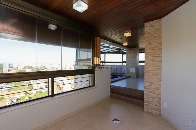 Apartamento 4 dormitórios no bairro Centro