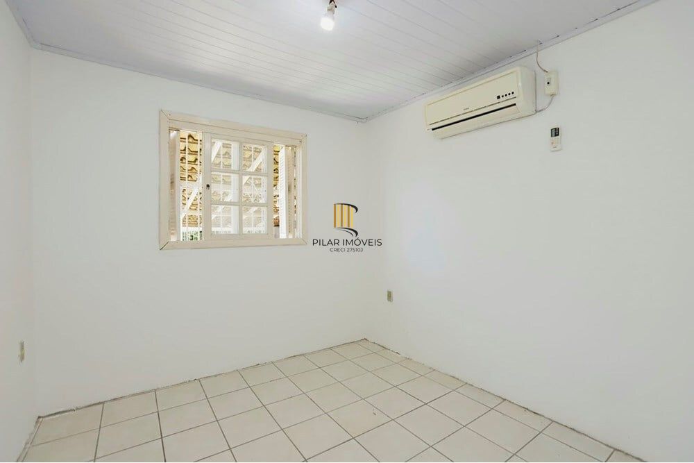 Casa 2 dormitórios no bairro Jardim Algarve