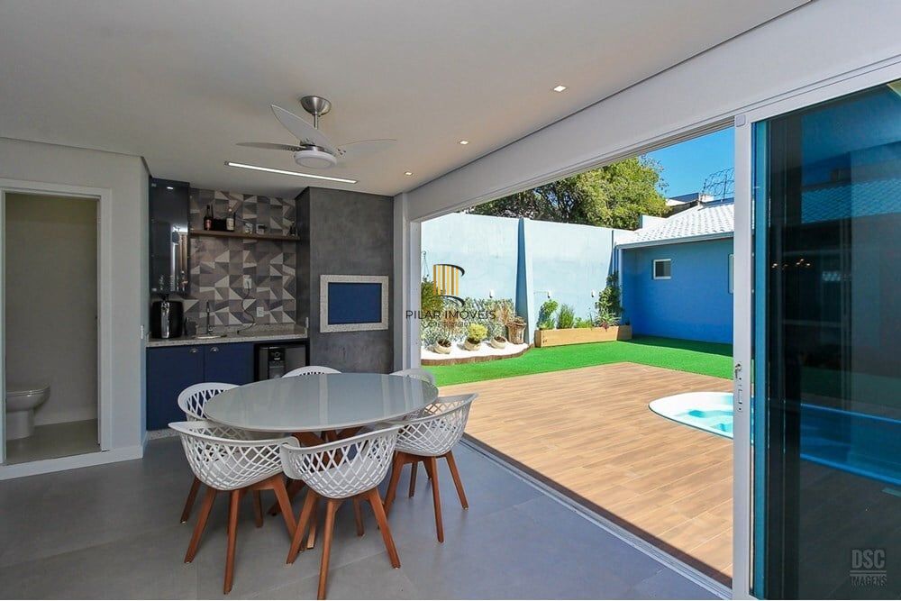 Casa 4 dormitórios no bairro Teresópolis