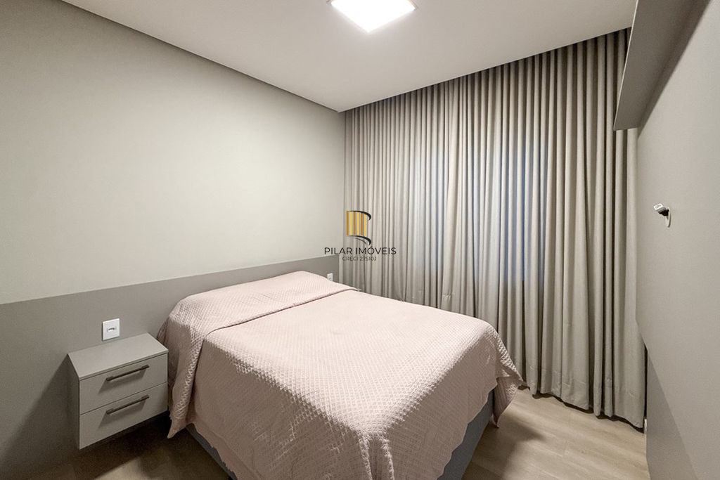 Casa 3 dormitórios no bairro Igara