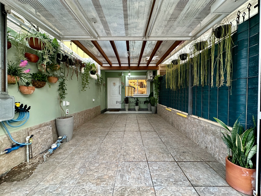 Casa 2 dormitórios no bairro Hípica