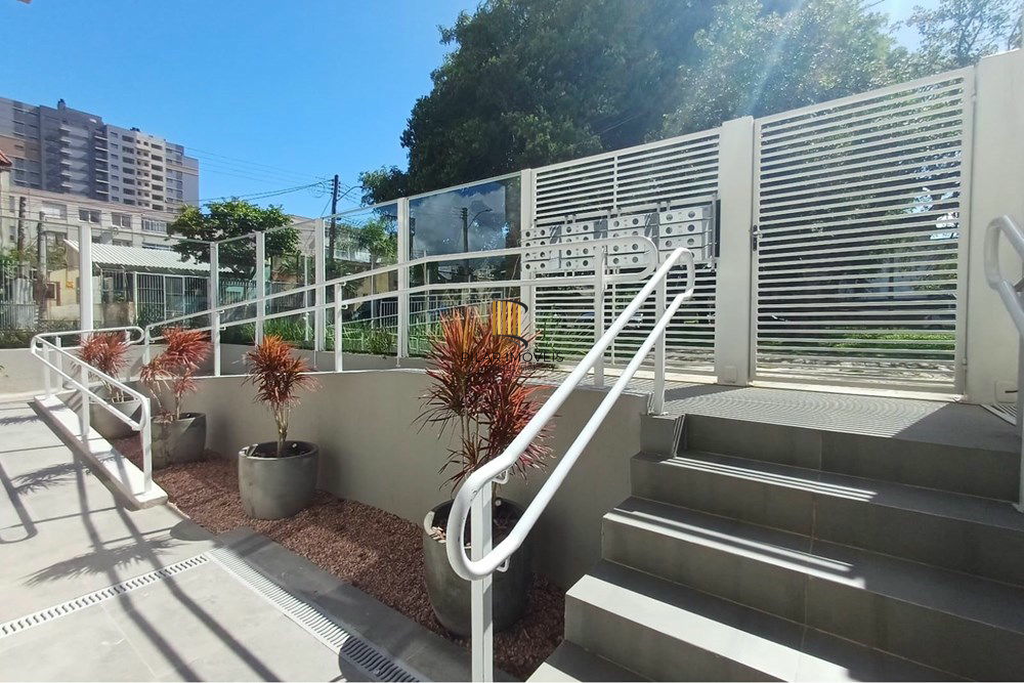 Apartamento 2 dormitórios no bairro Vila Ipiranga