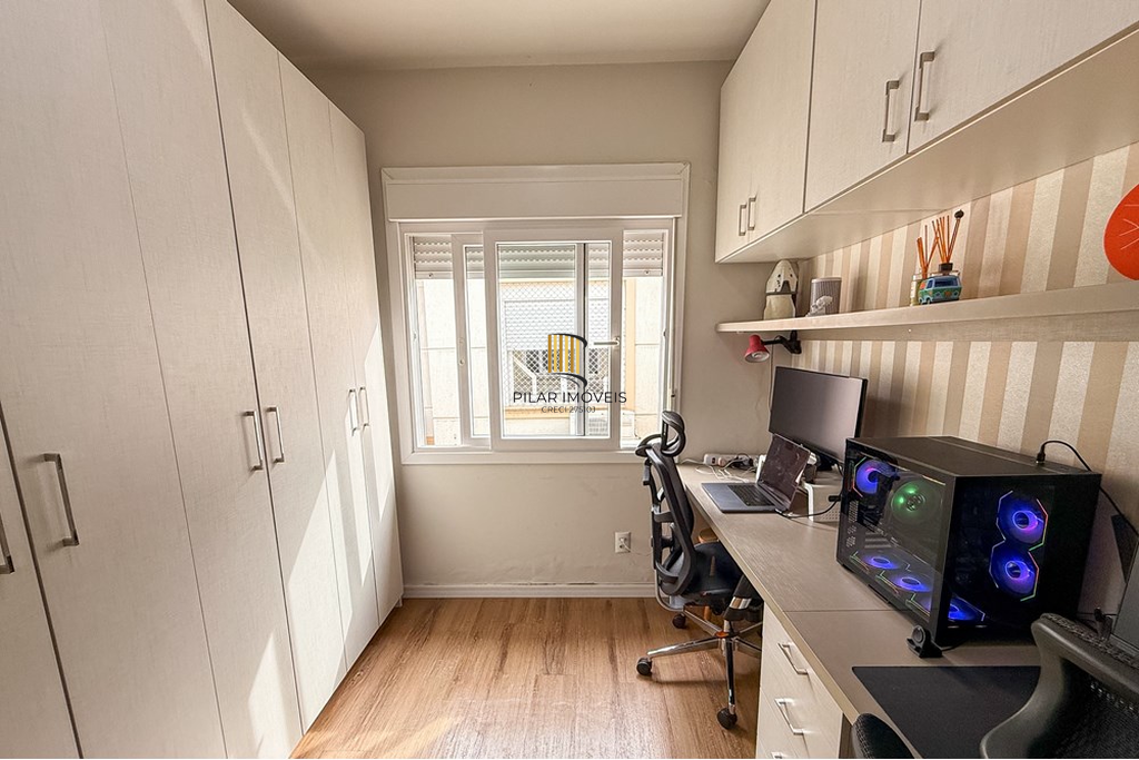 Casa 3 dormitórios no bairro Igara