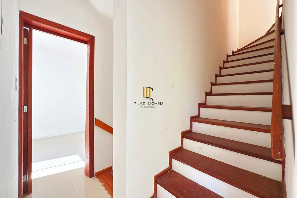 Casa 3 dormitórios no bairro Guarujá