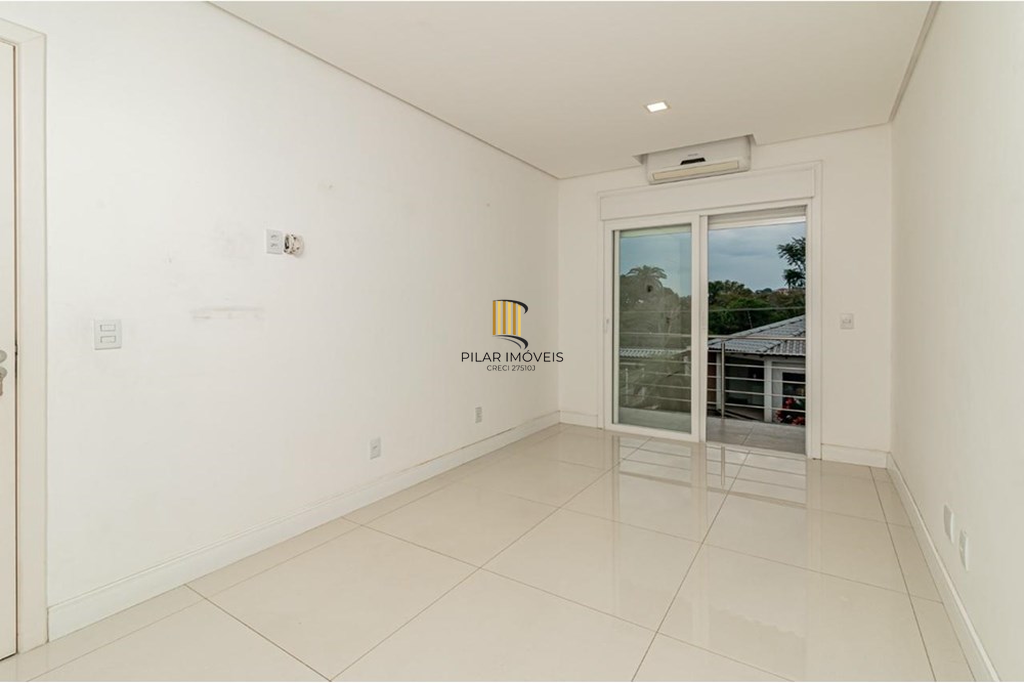 Casa 4 dormitórios no bairro Nonoai