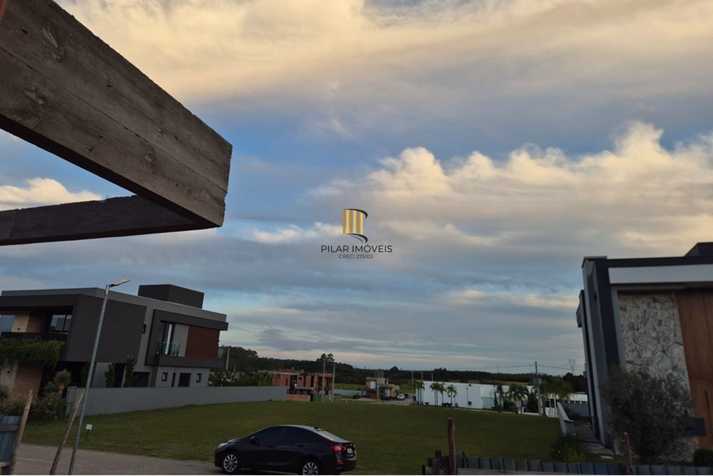 Casa de Condomínio 3 dormitórios no bairro Sanga Funda