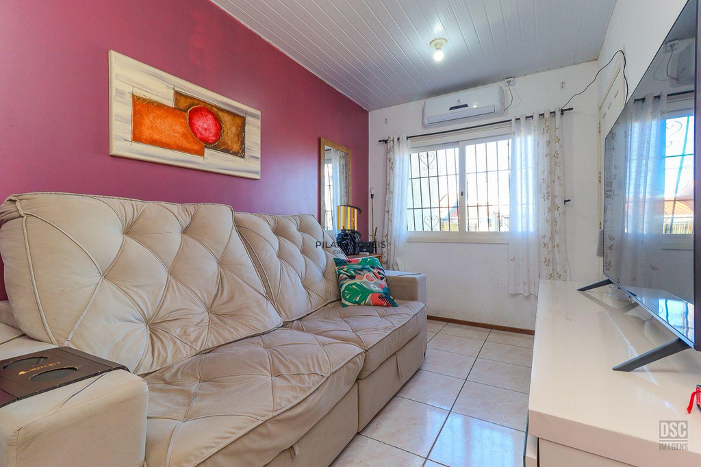 Casa 2 dormitórios no bairro Hípica