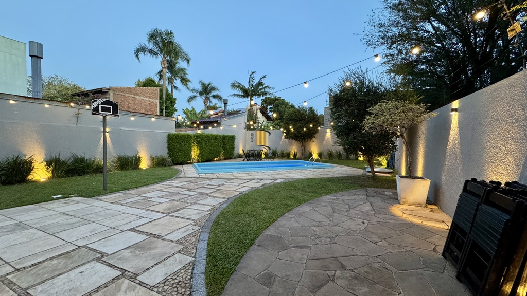 Casa 3 dormitórios no bairro Ipanema