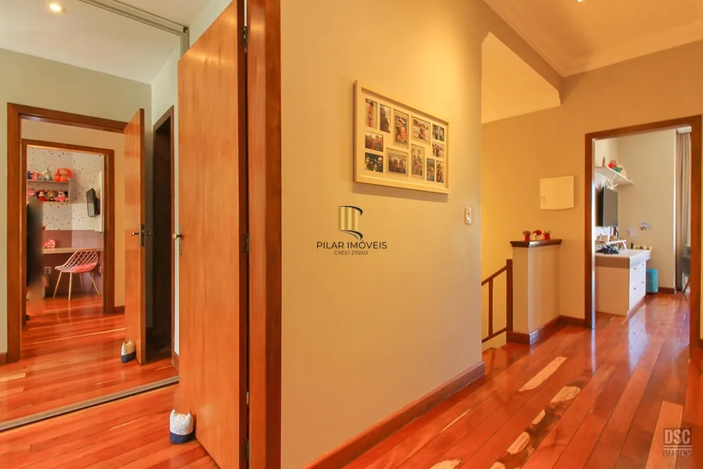 Casa 3 dormitórios no bairro Hípica