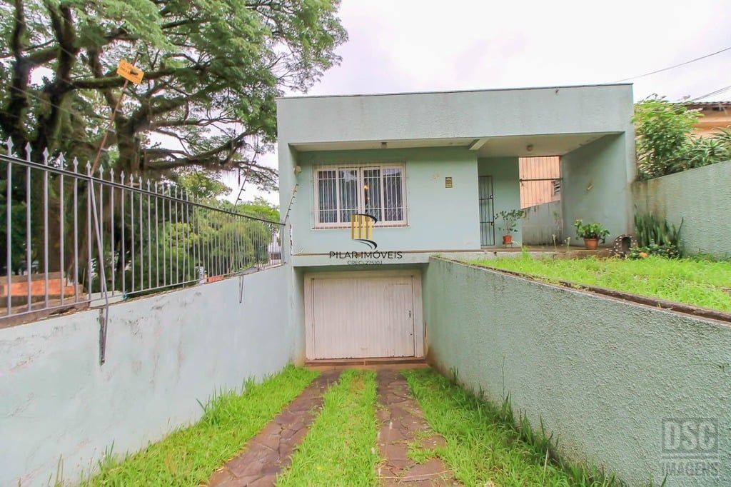 Casa 3 dormitórios no bairro Glória