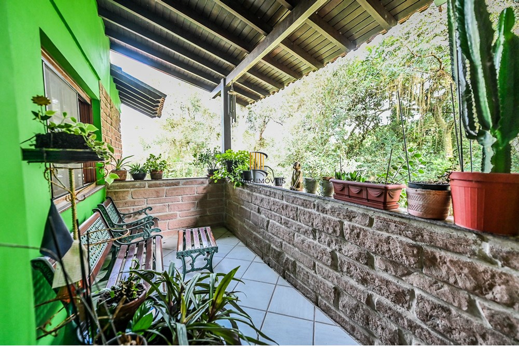 Casa 4 dormitórios no bairro Cascata