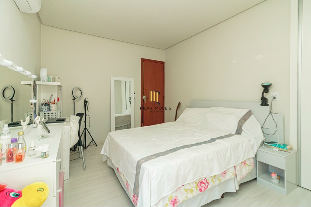 Casa 3 dormitórios no bairro Menino Deus
