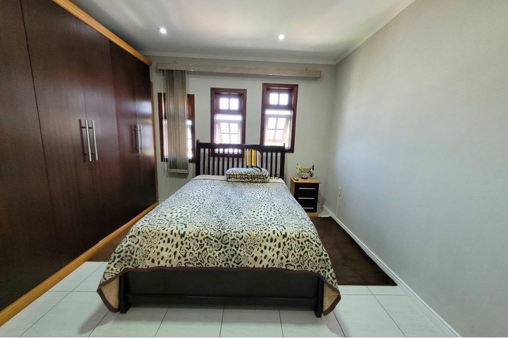 Casa 3 dormitórios no bairro Santa Isabel