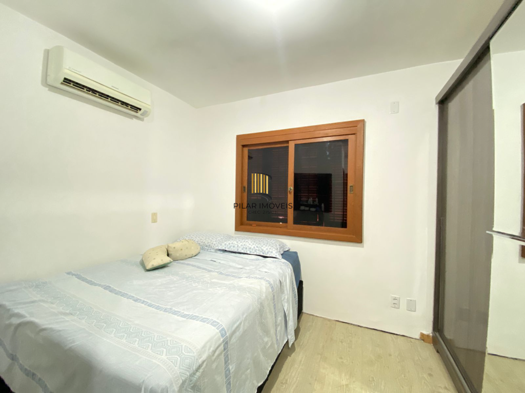 Casa 3 dormitórios no bairro Hípica