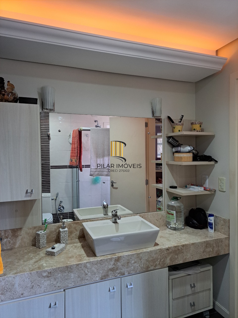 Casa 4 dormitórios no bairro Cristal