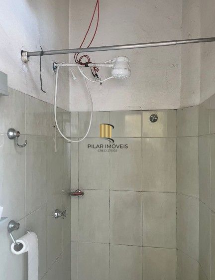 Apto de 02 dorm + dep, 02 banhos, sala, cozinha, área,  junto ao viaduto Obirici