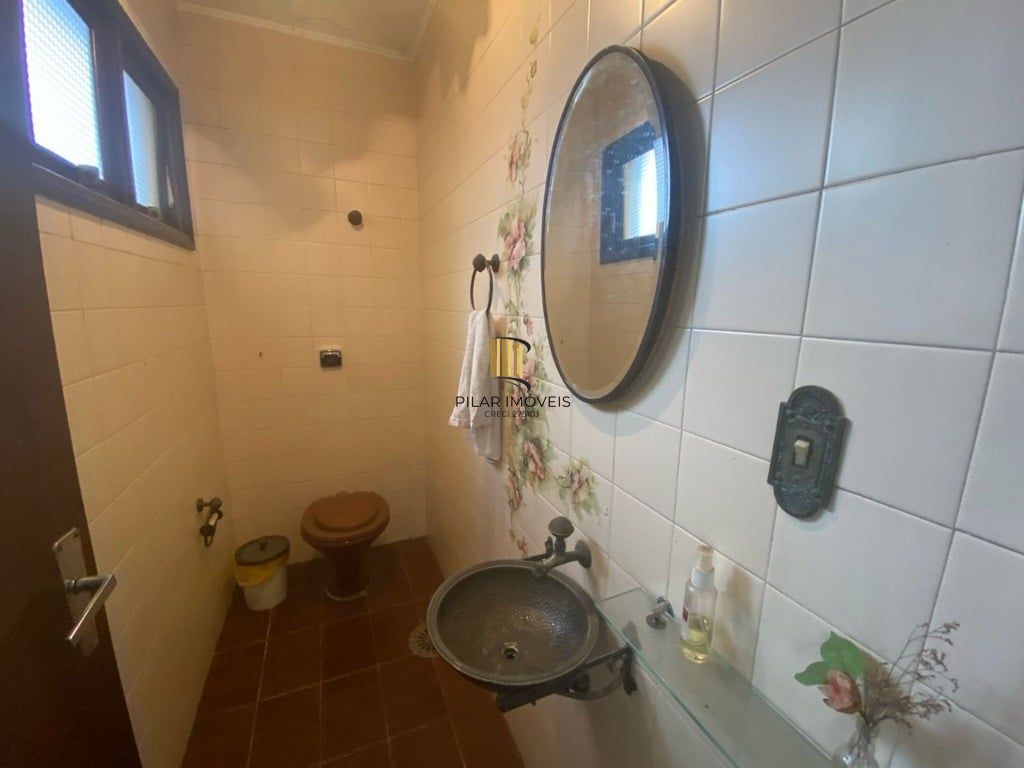 Casa 3 dormitórios no bairro Jardim do Salso