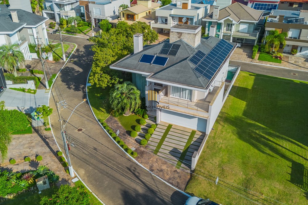 Casa 4 dormitórios no bairro Igara