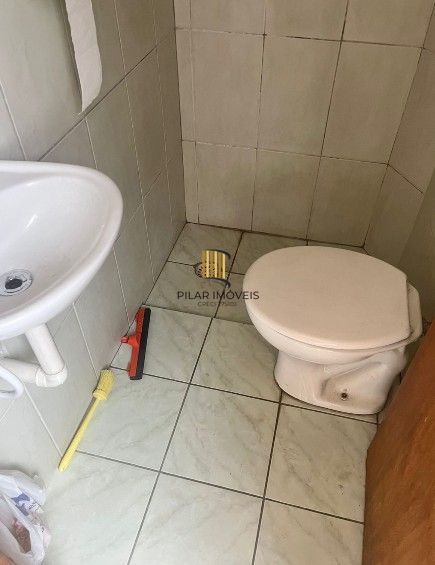 Apto de 02 dorm + dep, 02 banhos, sala, cozinha, área,  junto ao viaduto Obirici