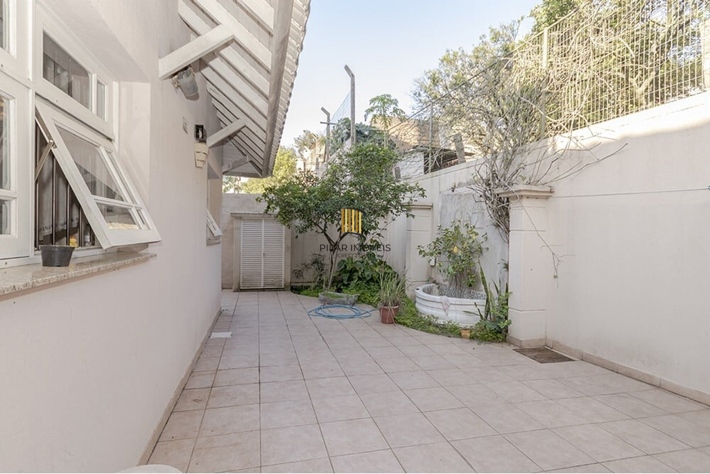 Casa 3 dormitórios no bairro Espírito Santo