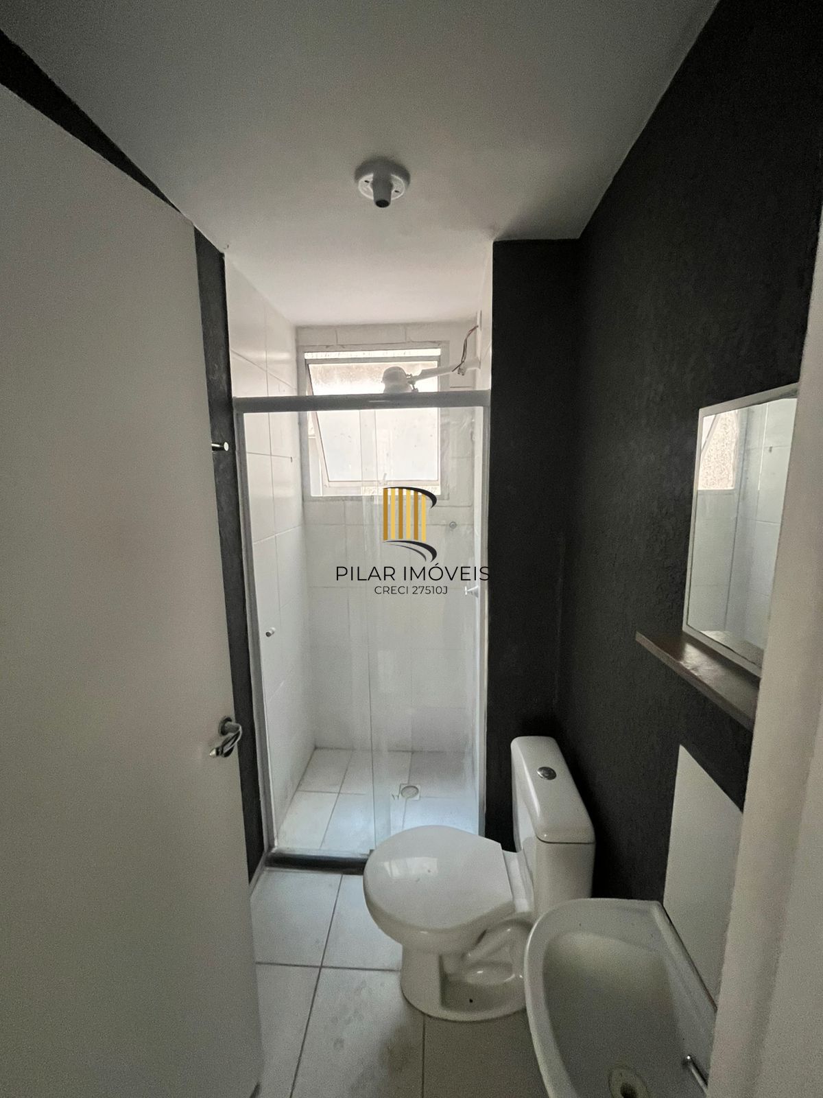 Apto 2 Dormitórios, Térreo, Sala, Cozinha, Banheiro, 01 vaga garagem-rotativa