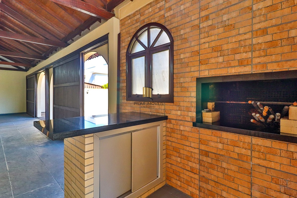 Casa 6 dormitórios no bairro Jardim Planalto