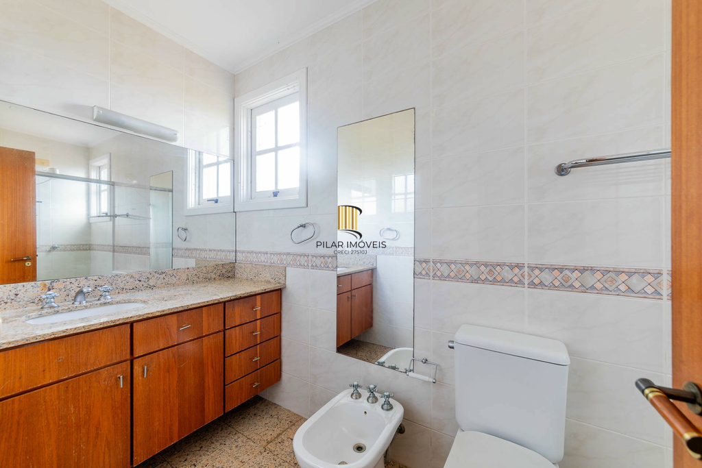 Casa de Condomínio 3 dormitórios no bairro Três Figueiras