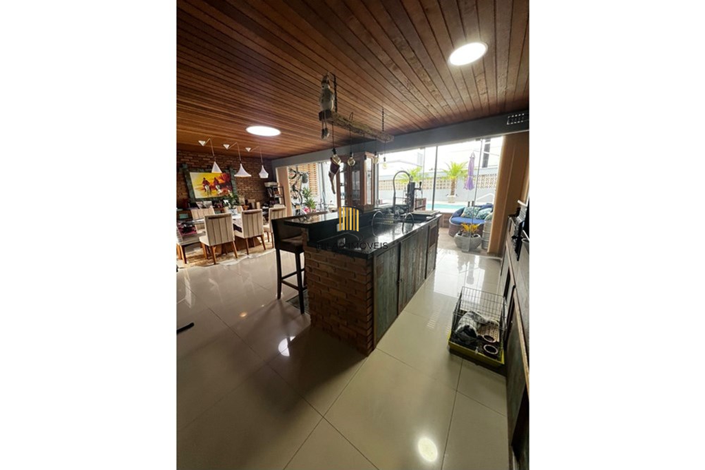 Casa 3 dormitórios no bairro Lomba do Pinheiro