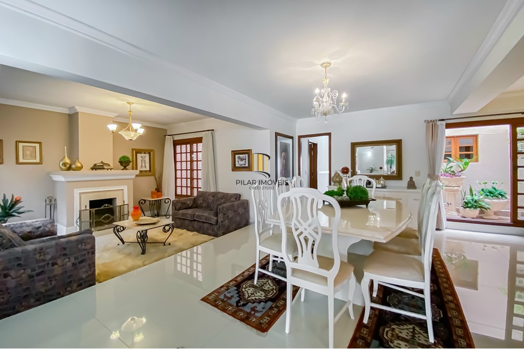 Casa 4 dormitórios no bairro Teresópolis