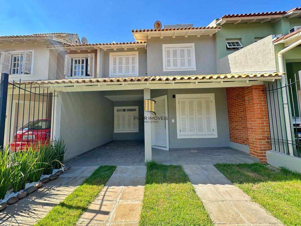 Casa 3 dormitórios no bairro Hípica