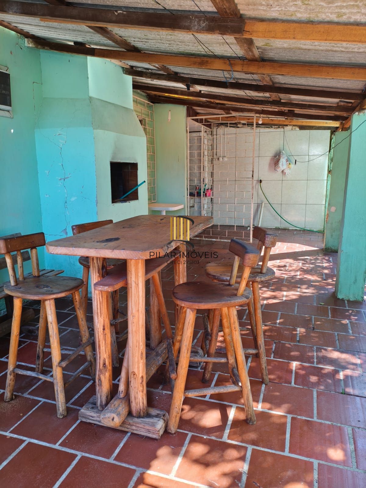 Casa com 80 m2 de área construída, 03 dorm, sala estar/jantar, cozinha, pátio