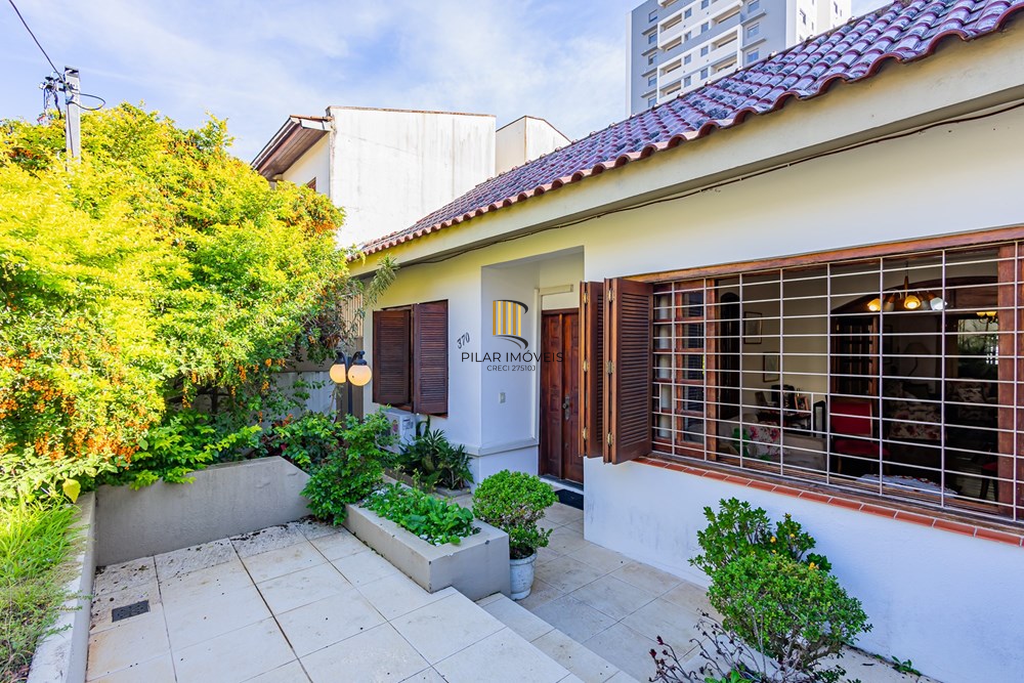 Casa 5 dormitórios no bairro Petrópolis