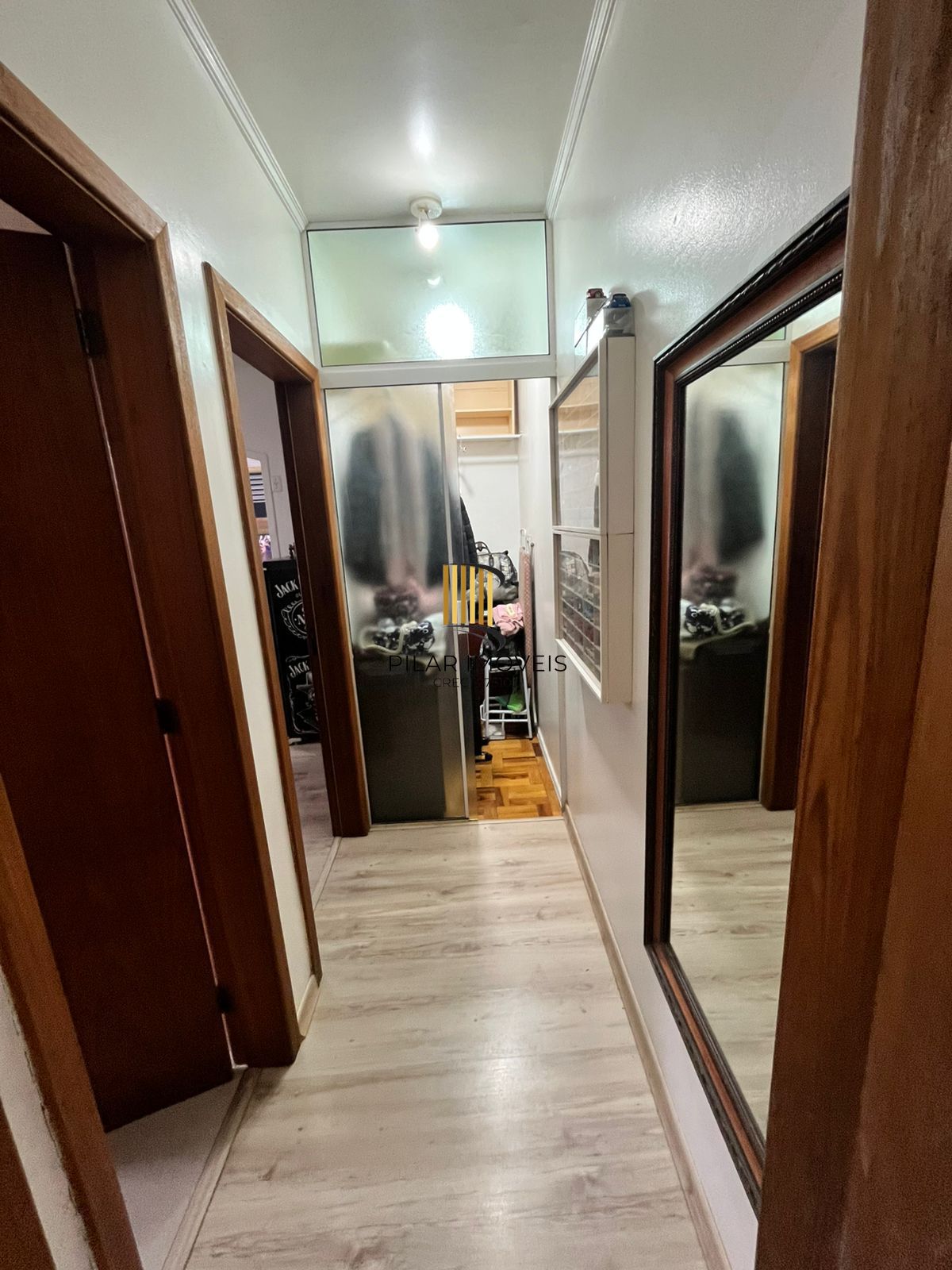 Apto de 02 dorm, mobiliado, transformado em 01 dorm, com vaga no Passo da Areia