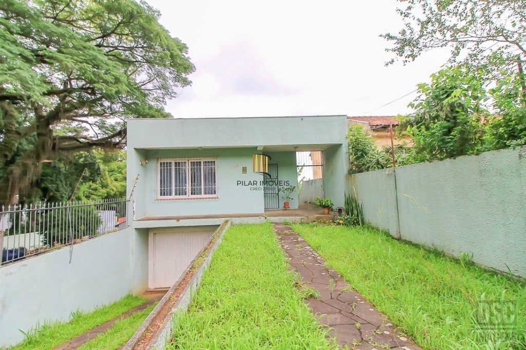 Casa 3 dormitórios no bairro Glória