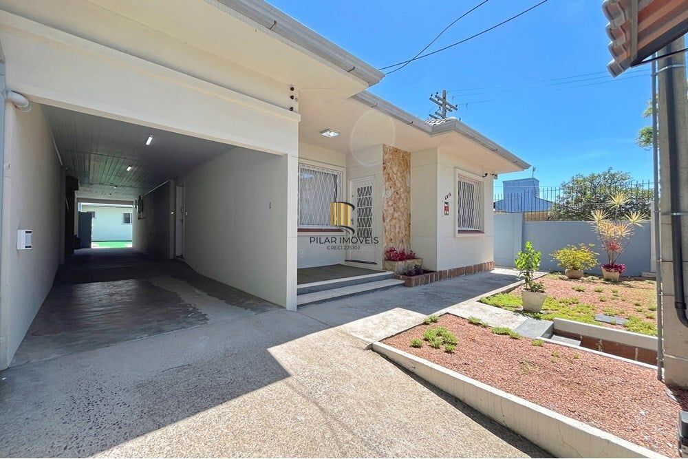 Casa 4 dormitórios no bairro Teresópolis