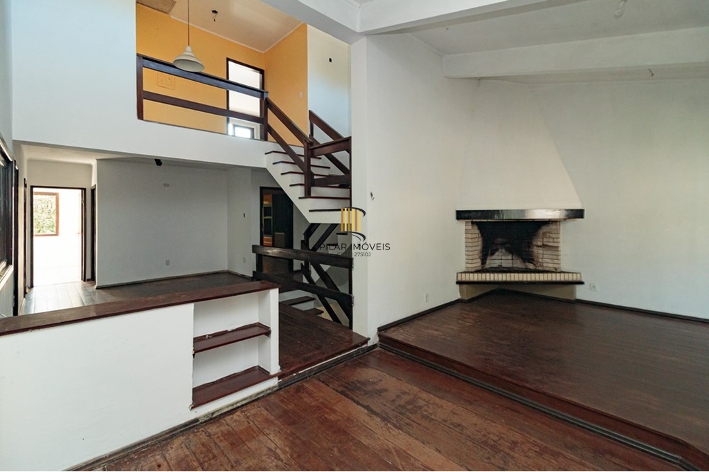 Casa 4 dormitórios no bairro Teresópolis
