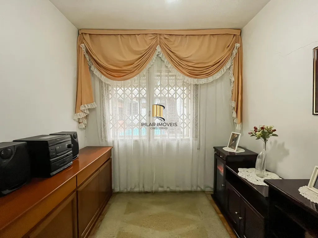 Casa 3 dormitórios no bairro Nonoai