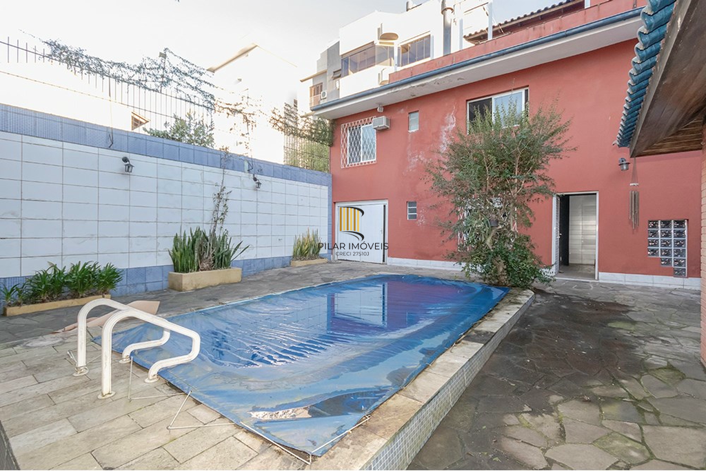 Casa 4 dormitórios no bairro Jardim Planalto