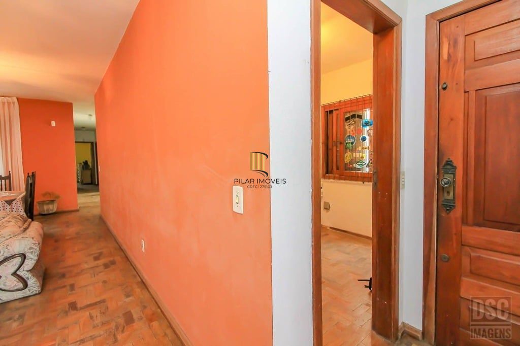 Casa 3 dormitórios no bairro Glória